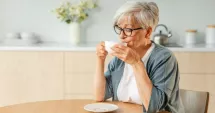 Stire din Sănătate : Ceaiul de pătlagină ajută la calmarea tusei și răgușelii