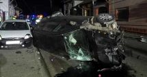 Stire din Eveniment : Patru tineri au fost grav răniți într-un accident, după ce mașina lor s-a răsturnat