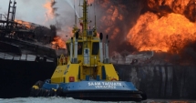 Stire din Actualitate : PETROLIER CUPRINS DE FLĂCĂRI. Avea 150.000 de barili la bord! VIDEO