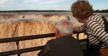 Stire din Actualitate : Cine sunt românii care vor putea ieși la pensie de la 40 de ani. Ce condiții trebuie să îndeplinească