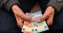 Stire din Actualitate : Bulgarii au primit primele pensii în euro. "Problema nu e moneda, ci suma primită"
