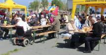 Stire din Politică-Administrație : Pensionarii primesc mici și bere de la Primăria Constanța
