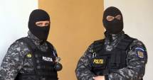 Stire din Eveniment : 14 locații din Constanța, luate cu asalt de mascați. Percheziții la suspecți de evaziune fiscală și spălare de bani