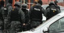 Stire din Eveniment : Autoturisme și terenuri puse sub sechestru în urma percheziţiilor efectuate în dosarul furtului unui milion de euro