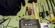 Stire din Eveniment : Percheziții  la indivizii care  au spart magazinul Telekom. Patru bărbați reținuți