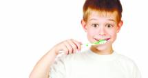 Stire din Sănătate : Periajul dentar, "un lux" pentru români