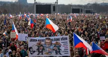 Stire din Actualitate : Peste 150.000 de persoane au protestat la Praga împotriva noului guvern populist ceh