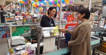 Stire din Social : Peste 70.000 de clienți Carrefour sprijină copiii sărmani să meargă la școală