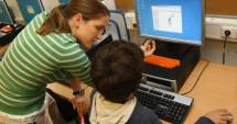 Stire din Economie : Peste 60% din gospodăriile românilor sunt dotate cu computere și Internet