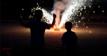 Stire din Actualitate : Persoanele care folosesc petarde, riscă închisoarea. Articolele pirotehnice se vând "la liber" pe internet