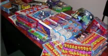 Stire din Eveniment : Depozit ilegal cu patru tone de petarde, descoperit de autorități. Iată ce pedeapsă riscă proprietarul
