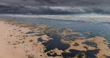 Stire din Actualitate : Alertă de poluare în Marea Neagră. Un terminal petrolier a fost lovit de drone