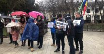 Stire din Eveniment : Protest la Parchetul de pe lângă Judecătoria Constanța. Procurorii, îngrijorați de modificările aduse legilor Justiției