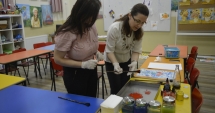 Stire din Cultură-Educație : Muzeul de Istorie organizează  atelier de pictură pentru nevăzători