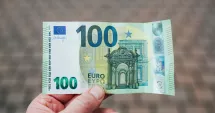 Stire din Social : Cum poți evita comisioanele la conturile în euro