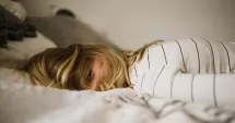 Stire din Social : Cum îți poți recăpăta echilibrul emoțional într-o perioadă dominată de stres