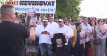 Sute de persoane îl susţin pe Cristian Popescu Piedone, în faţa Penitenciarului Rahova