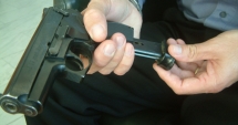 Stire din Eveniment : "Teroristul" din dotarea polițiștilor. "Este groaznic să ți se blocheze armamentul în misiune"