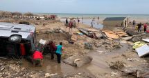 Stire din Social : Plajele de pe litoral distruse de ploaia torențială recentă, refăcute de angajații de la Apele Române