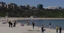 Stire din Social : 20 de grade la malul mării! Plajele s-au umplut de oameni