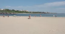 Stire din Social : Mai fierbinte ca vara! Relaxare și atmosferă de vacanță pe plajă