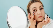 Stire din Sănătate : Privire tânără fără bisturiu. Soluții moderne pentru pleoape mai ferme