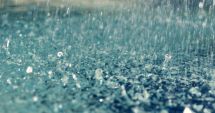 ANM anunță ploi torențiale, vijelii și grindină în cea mai mare parte a țării până sâmbătă dimineața
