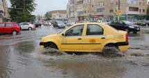 Stire din Social : Se strică vremea! AVERTIZARE de ploi și vijeli la CONSTANȚA și în toată țara!