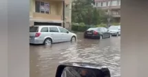 Stire din Eveniment : Haos total din cauza vremii. Ploile torențiale și grindina au făcut prăpăd în mai multe zone