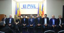 Stire din Politică-Administrație : Bătrânii liberali au pus parul pe "intrușii" pedeliști. Cum se purifică PNL Constanța cu Dragomir atotputernicul