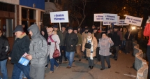 Stire din Politică-Administrație : "Cu cât ies mai mulți români în stradă, cu atât cresc șansele ca Guvernul PSD să pice"