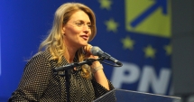 Stire din Politică-Administrație : Liberala  Alina Gorghiu:  PNL ar putea depune moțiune  de cenzură