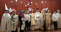 Stire din Cultură-Educație : Elevii din Poarta Albă învață de Crăciun  să-și ajute semenii
