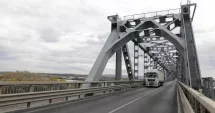 Stire din Actualitate : Restricții totale pe Podul Prieteniei. Șoferii care merg în Bulgaria trebuie să își schimbe traseul