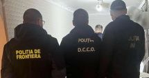 Stire din Eveniment : ALERTĂ LA FRONTIERĂ! 26 de migranţi au fost găsiţi ascunşi într-un microbuz şi un TIR