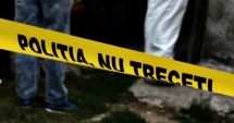 Stire din Eveniment : Femeie descoperită cu un cuțit înfipt în piept