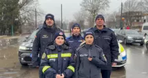 Stire din Social : Vânt nemilos și pericol total. Echipelor de intervenție nu le scapă nimic