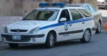 Stire din Eveniment : A închis-o în apartament și ar fi chinuit-o fără milă. O româncă, încătușată în Grecia