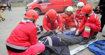 Stire din Eveniment : Accident rutier între Ovidiu și Mihail Kogălniceanu. DOUĂ PERSOANE ÎNCARCERATE. MAȘINĂ RĂSTURNATĂ!