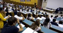Stire din Eveniment : Un polițist local a sărit la bătaie după ce a fost prins copiind în timpul unui examen