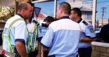 Stire din Eveniment : Van Damme de Bărăganu.  A bătut un jandarm  și a spart geamul mașinii  de Poliție cu capul