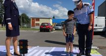 Stire din Cultură-Educație : Polițiștii constănțeni, activități dedicate elevilor din patru școli gimnaziale