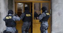Stire din Eveniment : Mai mulți polițiști falși au dat buzna într-un apartament. Iată ce au furat de la locatari