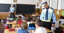 Stire din Eveniment : Polițiștii, alături de elevi în noul an școlar