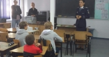 Stire din Eveniment : Polițiștii au început să umble prin școlile și liceele constănțene
