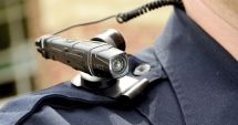 Stire din Eveniment : Polițiștii vor fi dotați cu camere și microfoane atașate uniformei. "Va genera realități pe care cei din conducere refuză să le vadă"