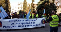 Stire din Eveniment : Polițiștii constănțeni ies în stradă și protestează în fața Prefecturii