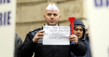 Stire din Eveniment : Polițiștii, duși cu zăhărelul. "Nu am simțit nimic la salariu, țeapă din nou!"