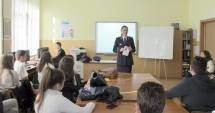 Stire din Eveniment : Polițiștii, în vizită la Colegiul Pedagogic "Constantin Brătescu"