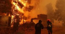 Stire din Actualitate : Un om a murit în incendiile din Grecia. Imagini apocaliptice, flăcările ajung la 25 de metri înălțime